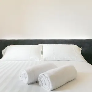  Hotel Domus Cavour Rooms&suites Italien